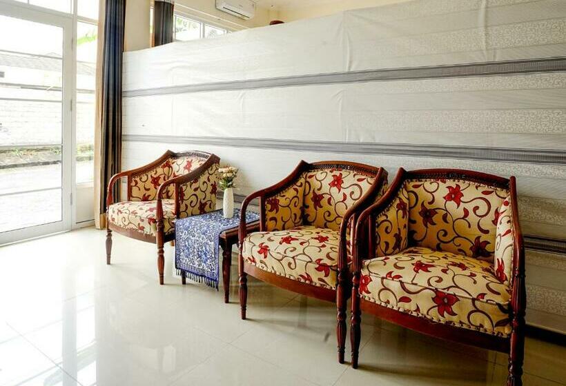 호텔 Oyo 90909 Omah Citra