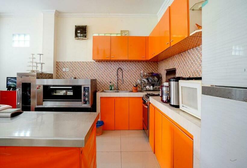 호텔 Oyo 90909 Omah Citra