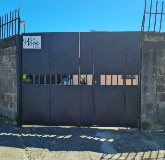 پانسیون Hopecr