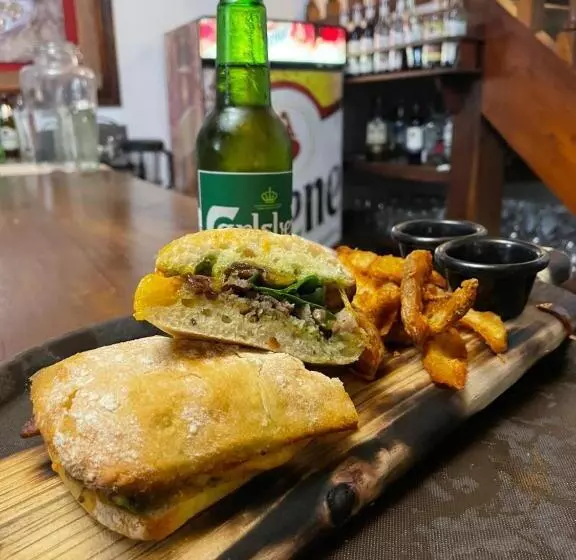 ペンション Hostal Y Restaurante La Toscana