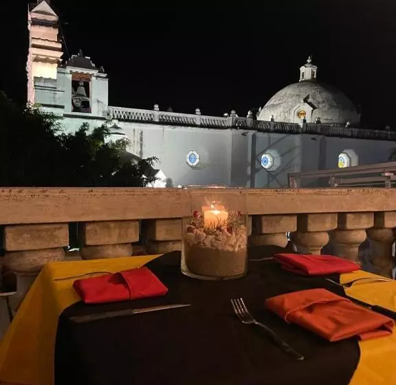 ペンション Hostal Y Restaurante La Toscana