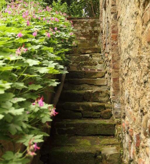 بنسيون La Tour Bocsozel