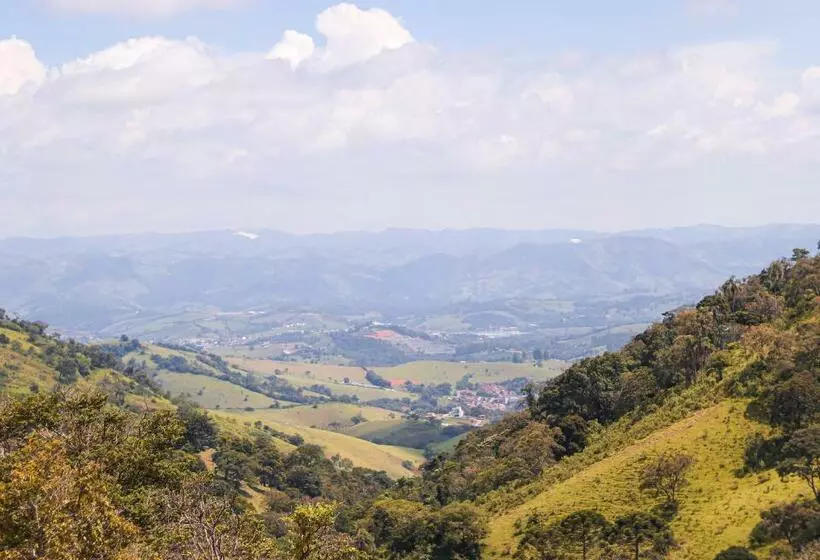 Majatalo Recanto Em Cores   Chalé Com Uma Linda Vista Para As Montanhas