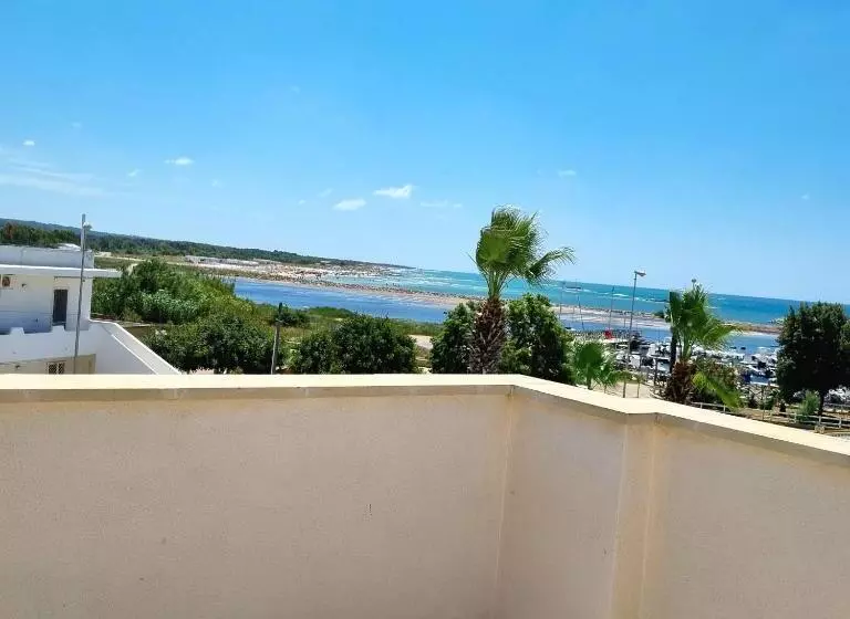 تختخواب و صبحانه Brezza Salentina Apart