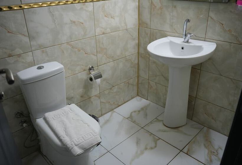 Grand Niki Hotel & Spa