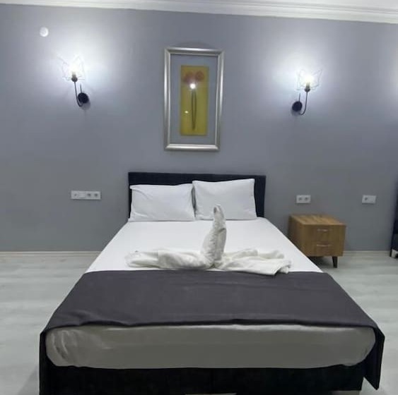 Grand Niki Hotel & Spa