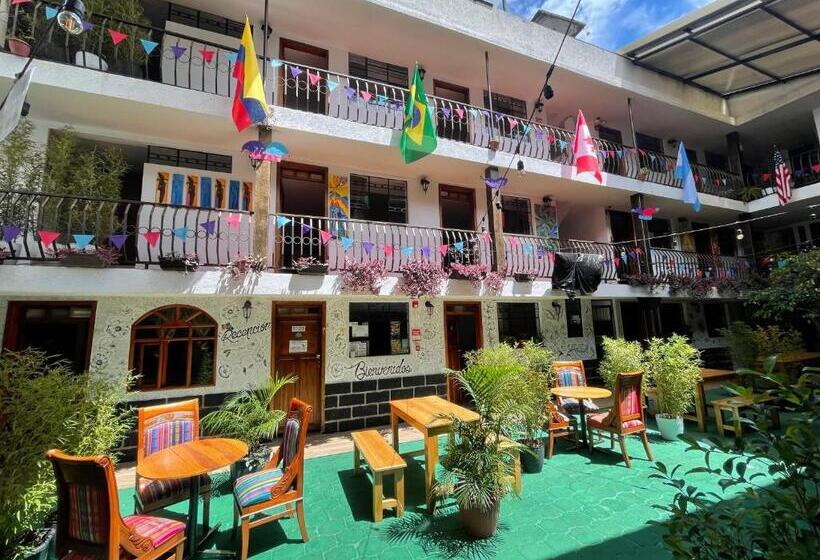 בית מלון כפרי El Jardín Escondido Party Hostel