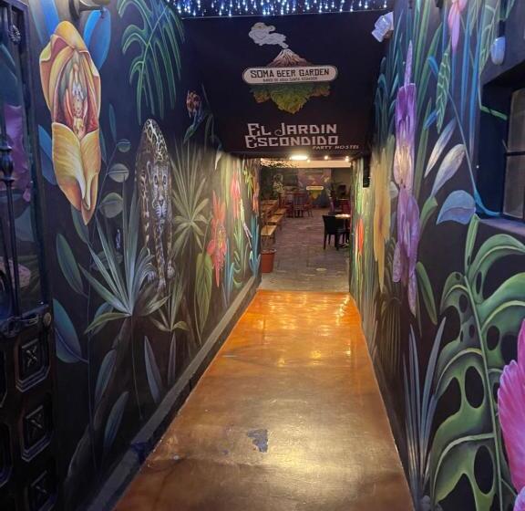 בית מלון כפרי El Jardín Escondido Party Hostel