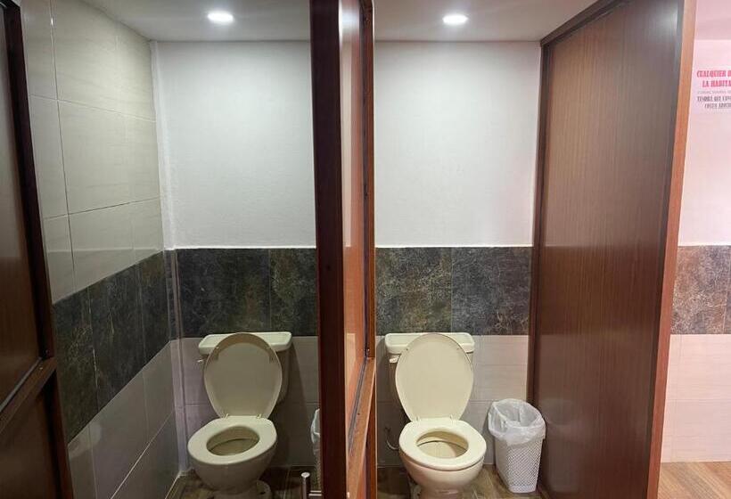 בית מלון כפרי El Jardín Escondido Party Hostel