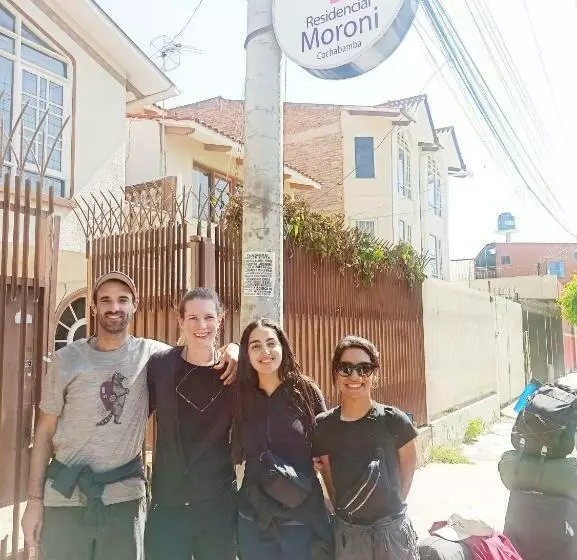 تختخواب و صبحانه Residencial Moroni Alojamiento En Cochabamba