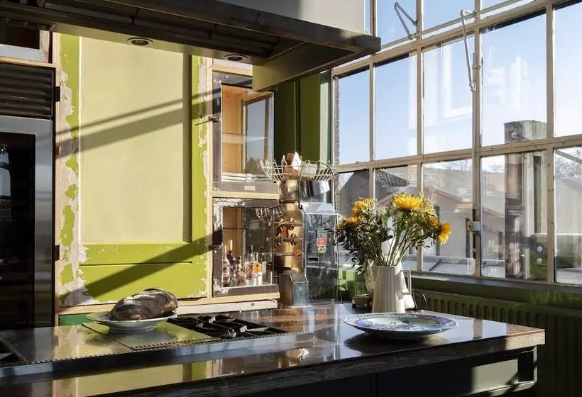 Hotelli Piet Hein Eek