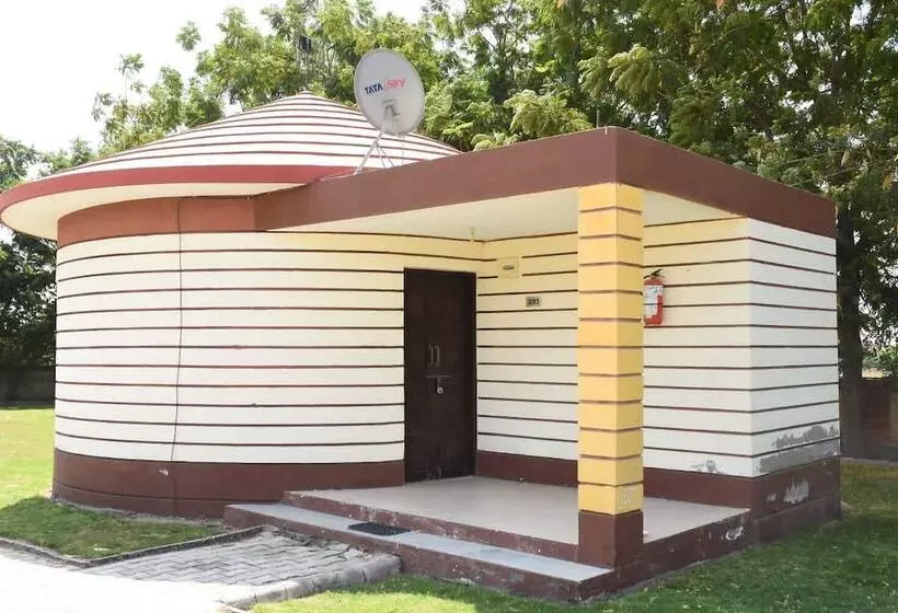 Hotelli The Desert Den  Little Rann Of Kutch