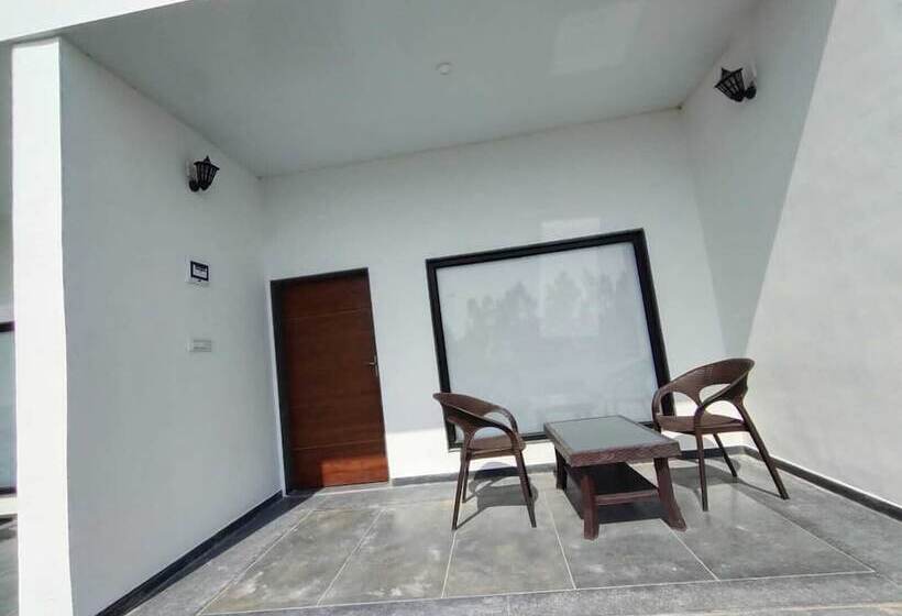 Hotel The Desert Den Little Rann Of Kutch