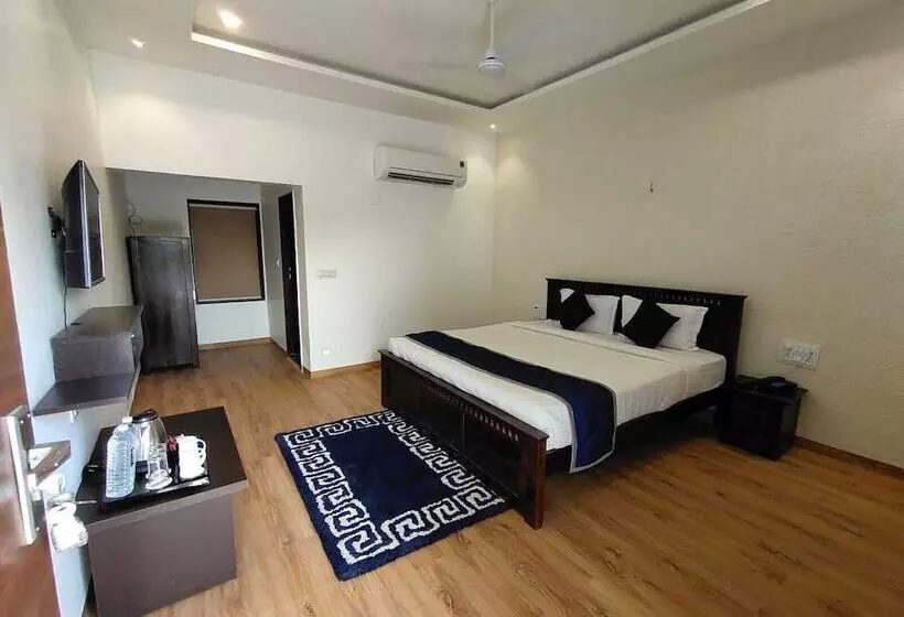 Hotelli The Desert Den  Little Rann Of Kutch