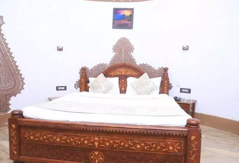 Hotelli The Desert Den  Little Rann Of Kutch