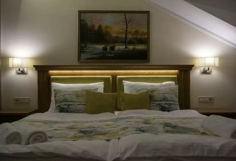 ペンション Robinia Rooms