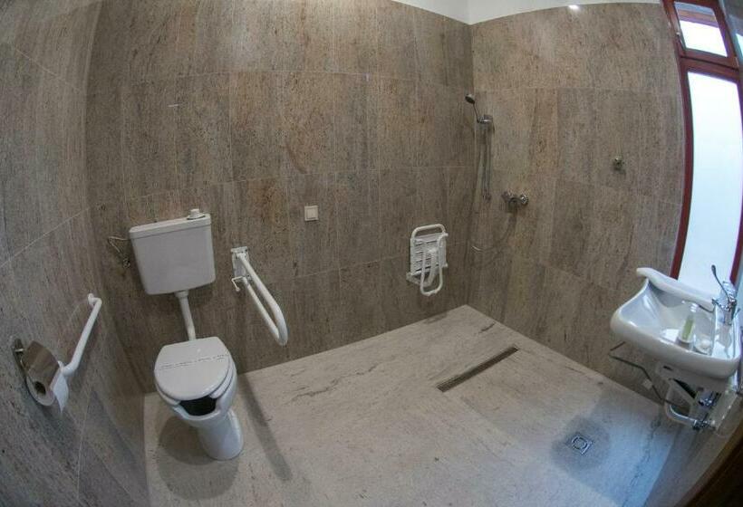 ペンション Robinia Rooms