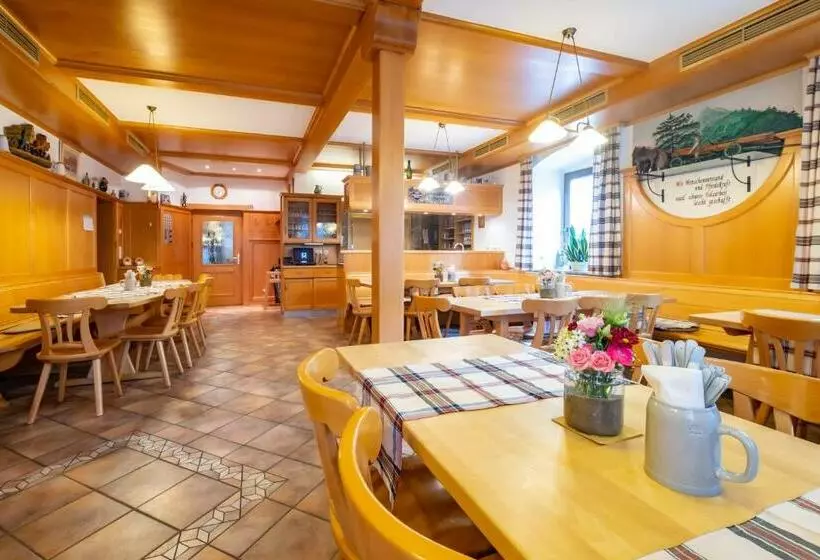 Retkeilymaja Gasthof Geier