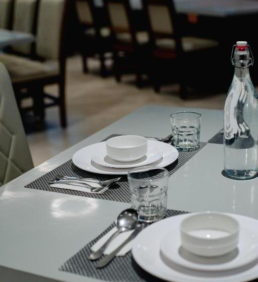 ベッドアンドブレックファースト Sremethila Hotels Rameswaram