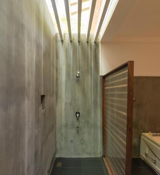 Camellia Resort And Spa