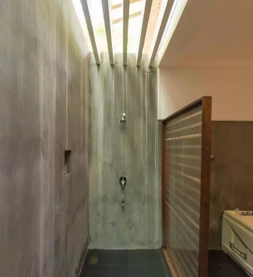 Camellia Resort And Spa