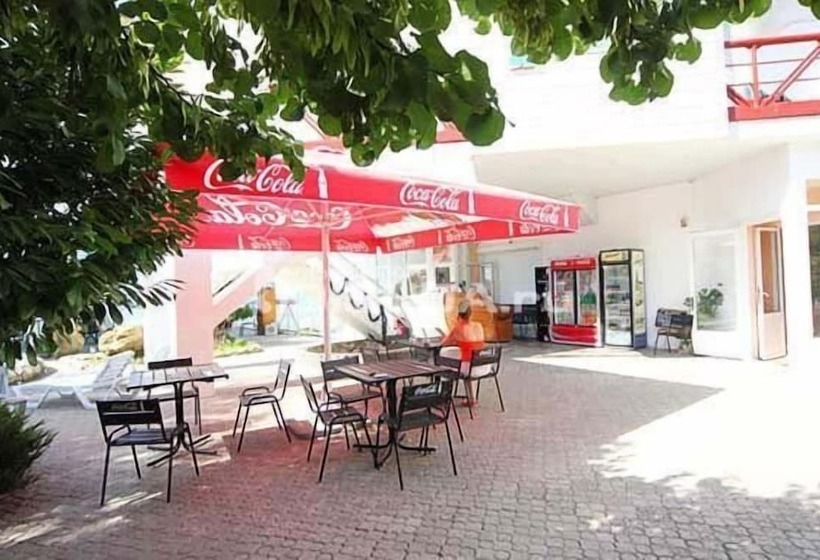 בית מלון כפרי Admiral