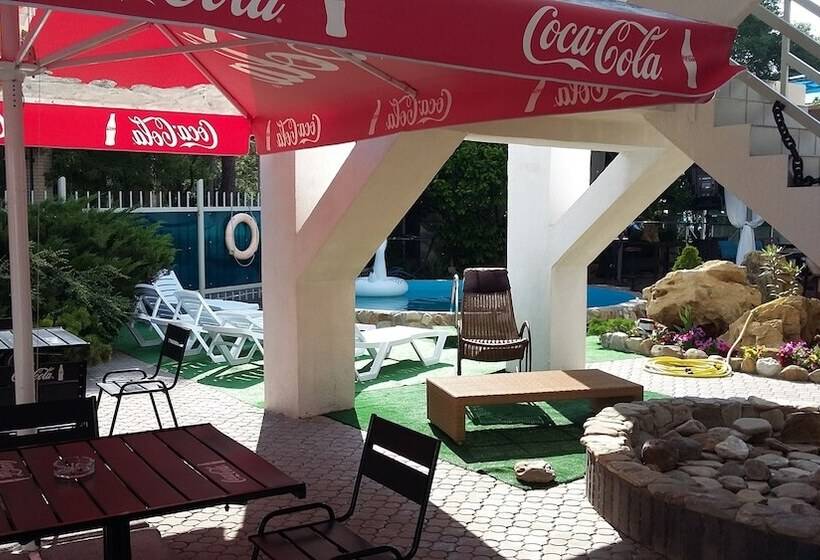 בית מלון כפרי Admiral