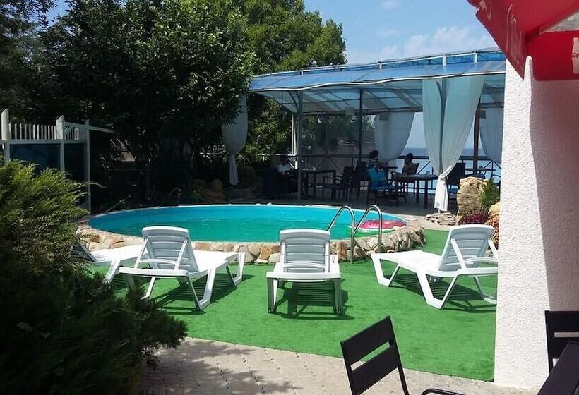 בית מלון כפרי Admiral