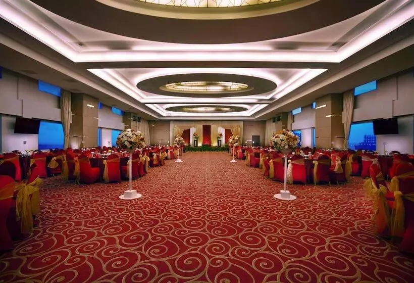 Aston Makassar Hotel & Convention Center