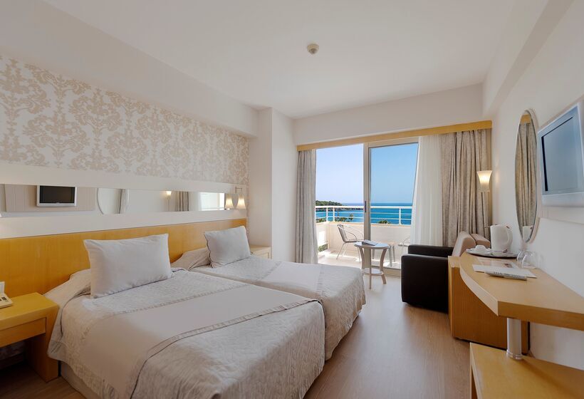 Отель Lycus Beach