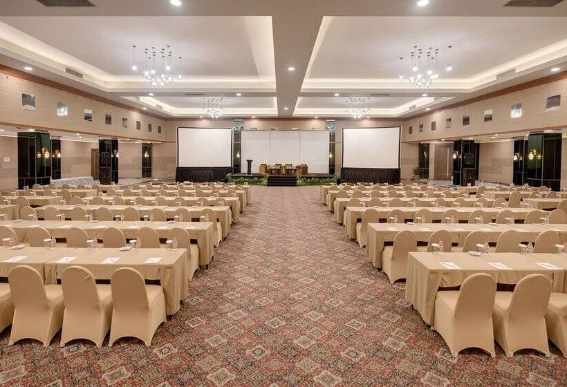 בית מלון כפרי Pangeran Pekanbaru