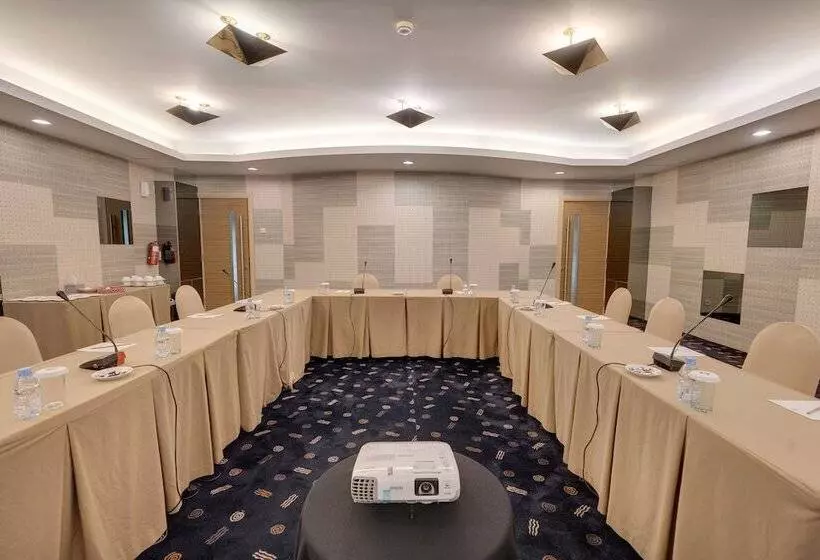 בית מלון כפרי Pangeran Pekanbaru