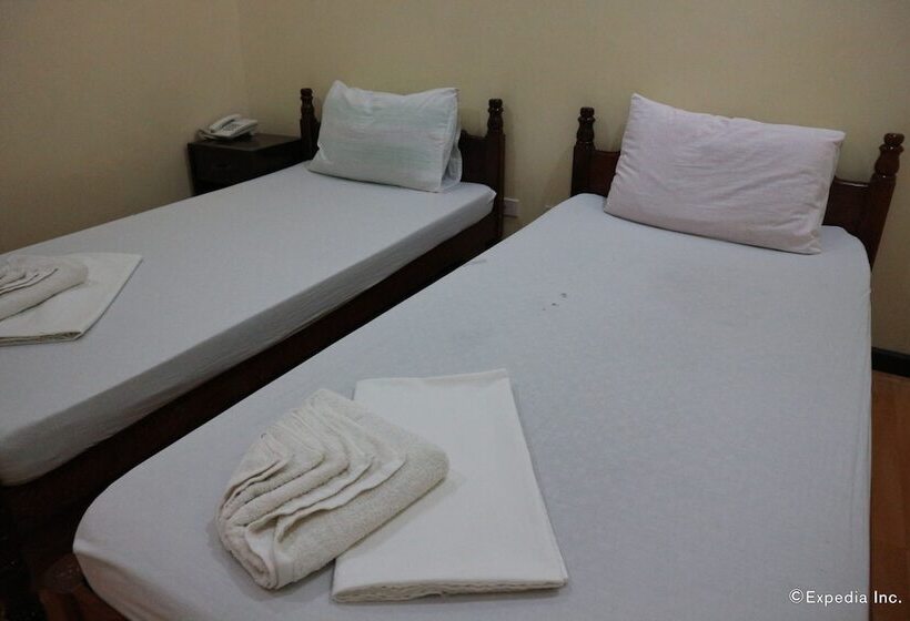 酒店 Royal Crown Inn