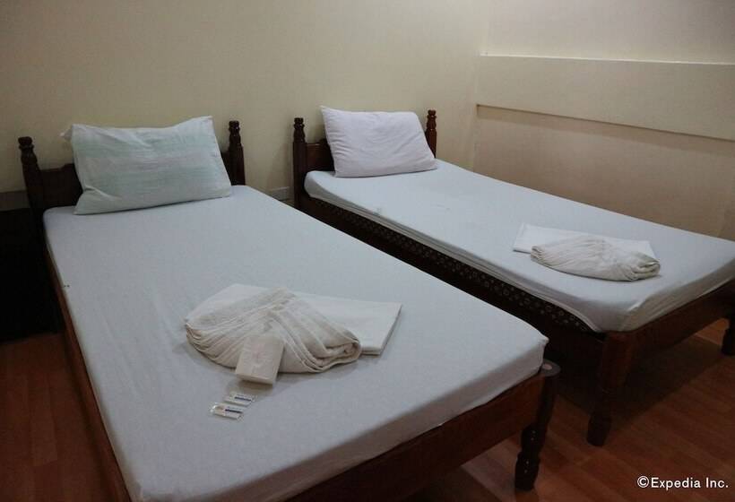 酒店 Royal Crown Inn