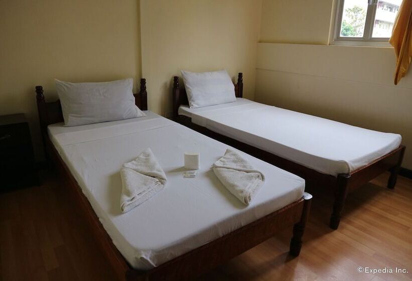 酒店 Royal Crown Inn