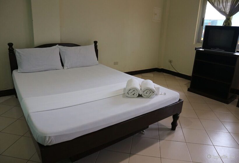 酒店 Royal Crown Inn