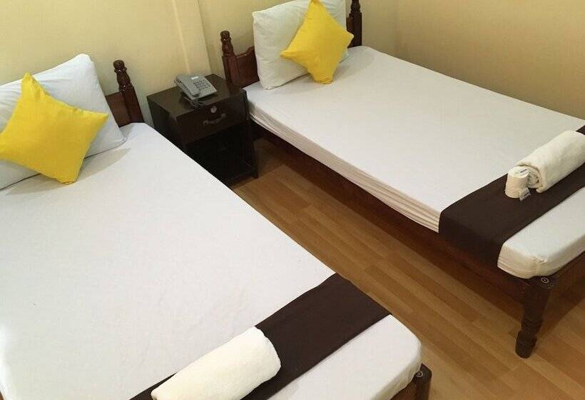 酒店 Royal Crown Inn