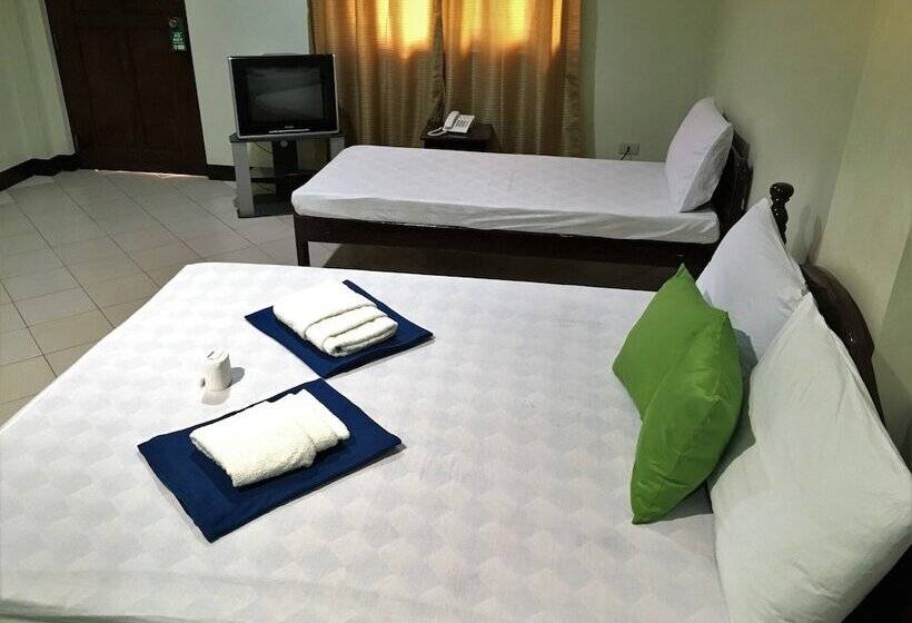 酒店 Royal Crown Inn