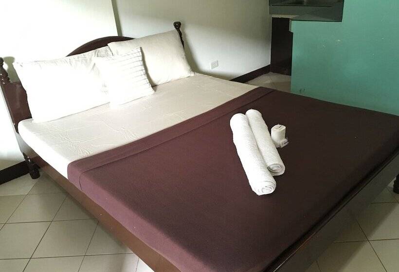 酒店 Royal Crown Inn