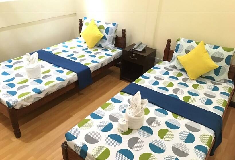 酒店 Royal Crown Inn