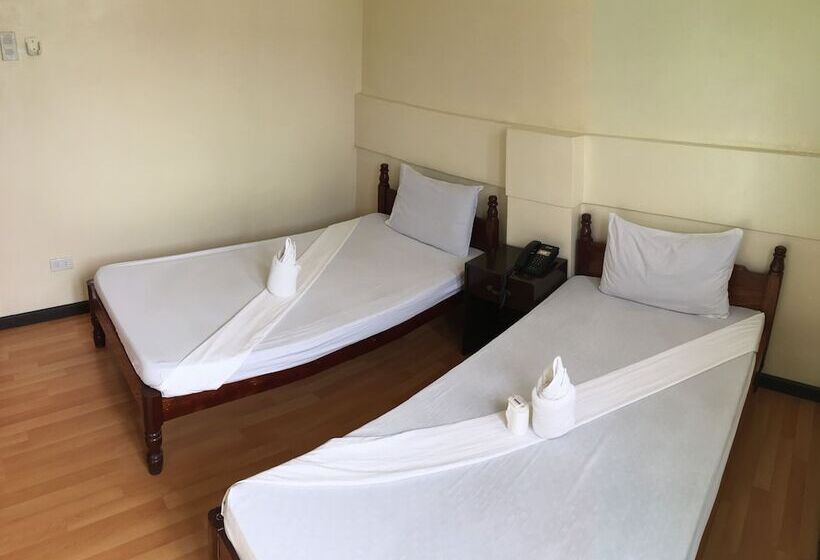 酒店 Royal Crown Inn