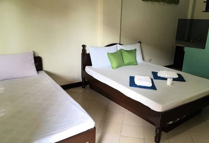 酒店 Royal Crown Inn