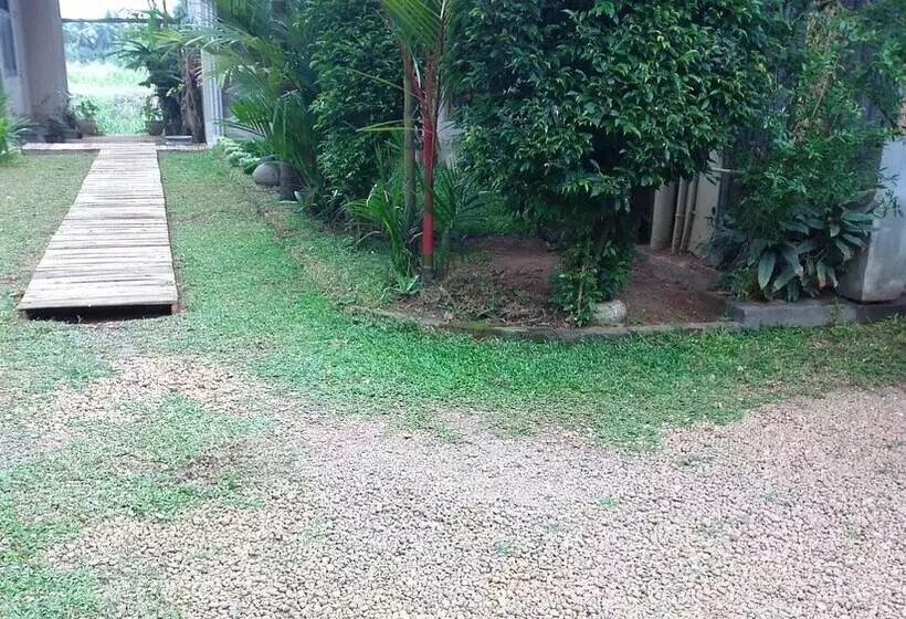 ホテル The Saffron