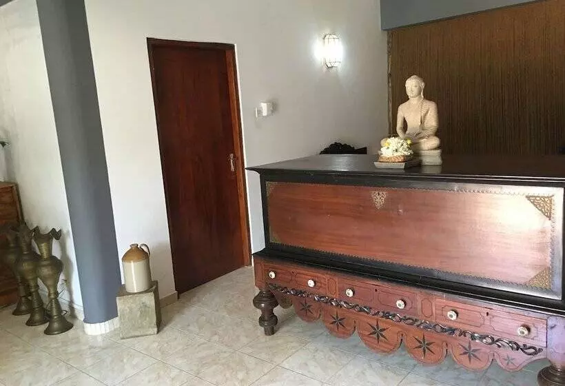 ホテル The Saffron