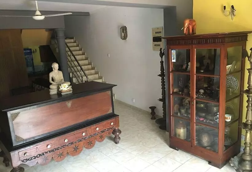 ホテル The Saffron