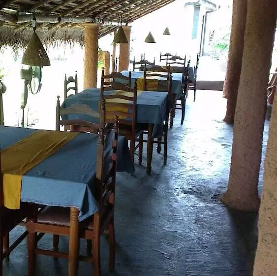 ホテル The Saffron