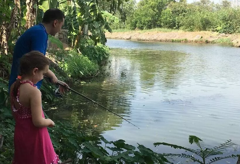 ホテル The Saffron