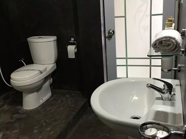 ホテル The Saffron