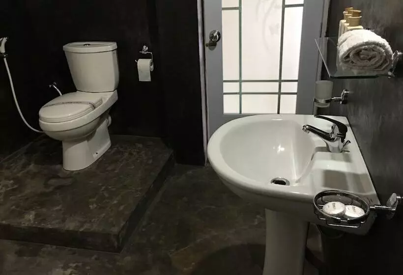 ホテル The Saffron