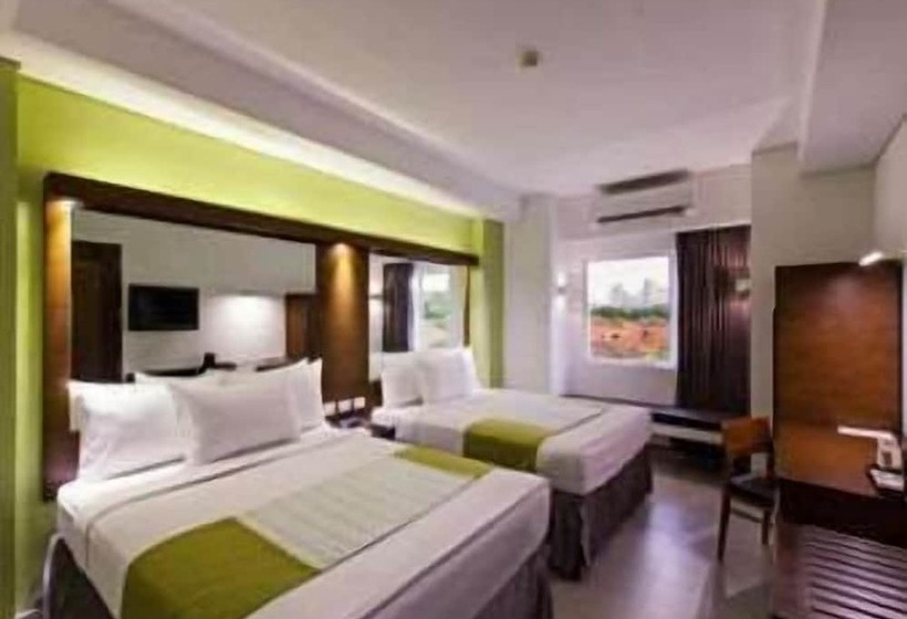 Microtel By Wyndham Acropolis
